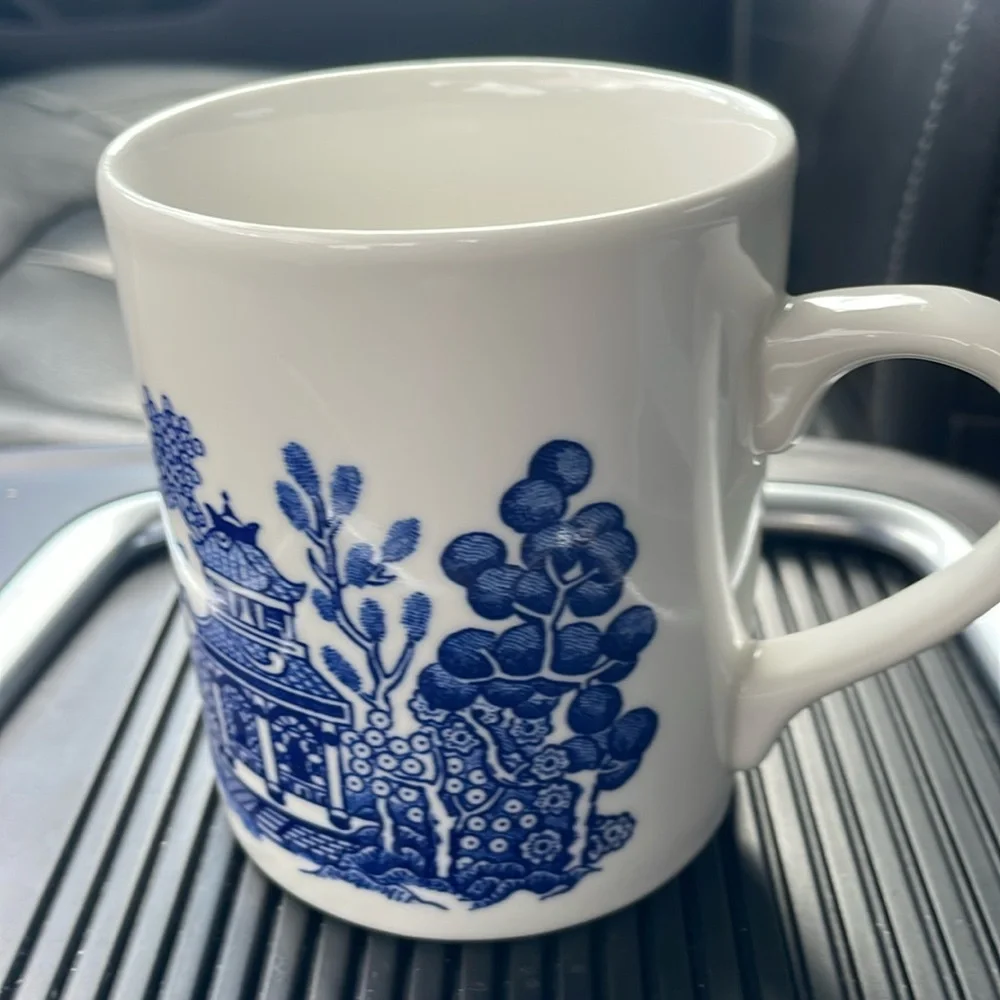 Blue‎ and white mug Made in England.